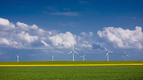 Wind erzeugt Strom - © Thomas Renz | Fotolia.com